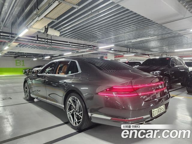 Genesis G90 2022 — ფოტო 17/20