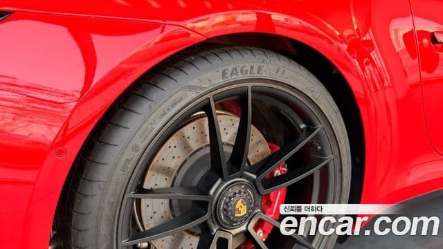 Porsche 911 2024 — Photo 13/20
