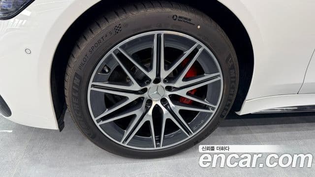 Mercedes-Benz AMG GT 2025 — Фото 4/15