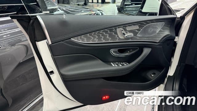 Mercedes-Benz AMG GT 2025 — Фото 11/15