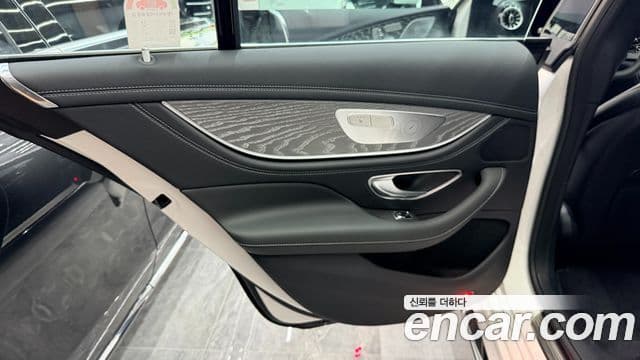 Mercedes-Benz AMG GT 2025 — Фото 12/15