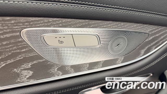Mercedes-Benz AMG GT 2025 — Фото 13/15