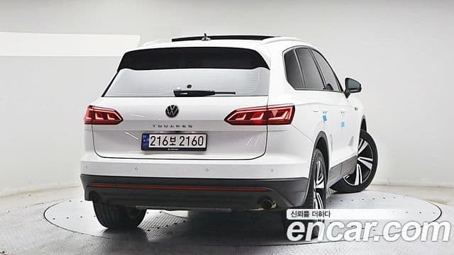 Volkswagen Touareg 2023 — ფოტო 1/20