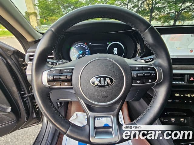 Kia K5 2020 — ფოტო 13/20