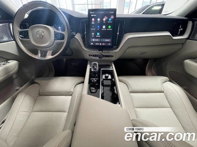 Volvo XC60 2025 — Фото 6/20