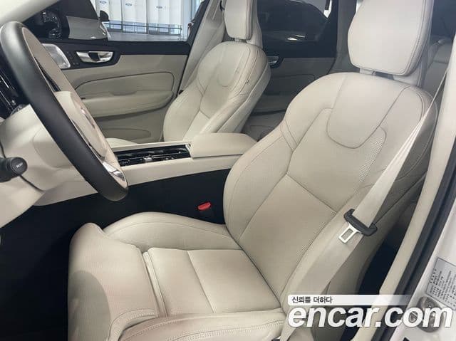 Volvo XC60 2025 — Фото 9/20
