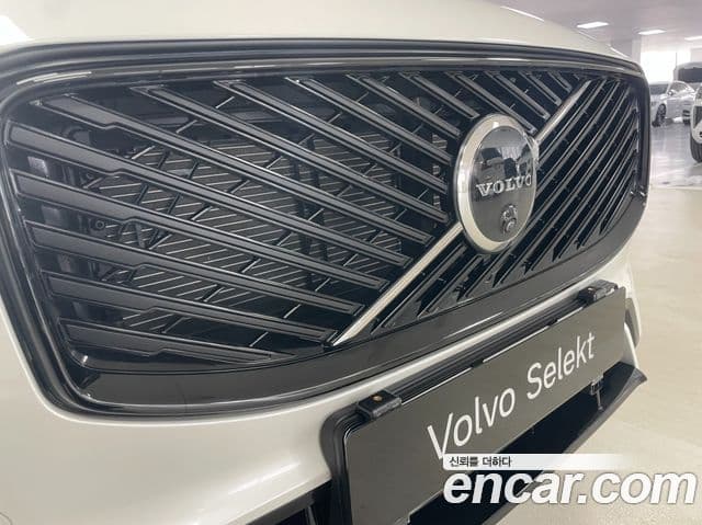 Volvo XC60 2025 — Фото 18/20