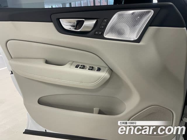 Volvo XC60 2025 — Фото 19/20