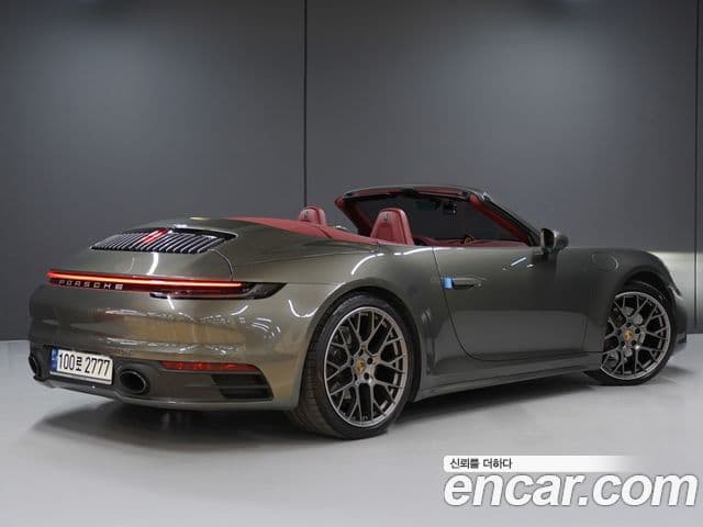 Porsche 911 2021 — Photo 12/20