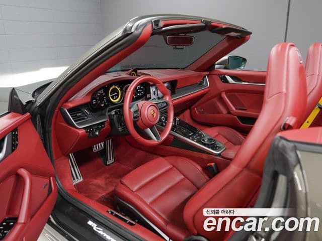 Porsche 911 2021 — Photo 6/20