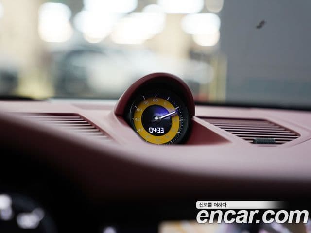 Porsche 911 2021 — Photo 1/20