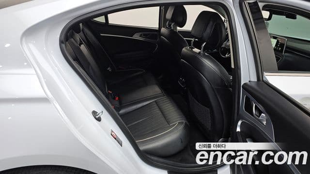 Genesis G70 2019 — ფოტო 11/20