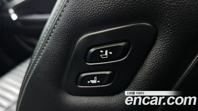 Genesis G70 2019 — ფოტო 18/20