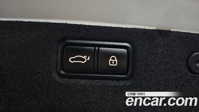Genesis G70 2019 — ფოტო 19/20