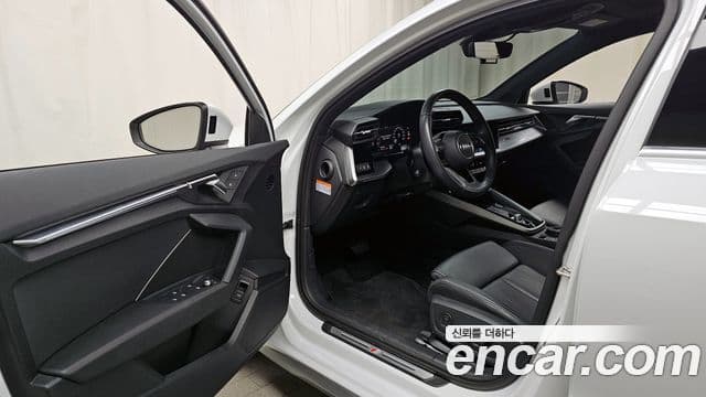 Audi A3 2023 — ფოტო 10/20