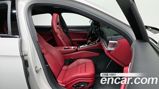 Porsche Panamera 2022 — Photo 18/33