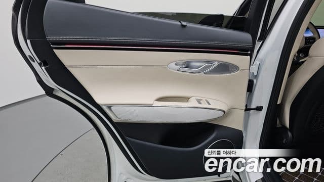 Genesis GV70 2024 — ფოტო 8/33