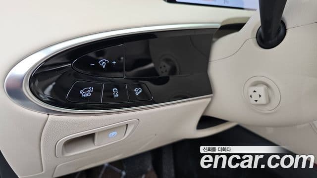 Genesis GV70 2024 — ფოტო 31/33