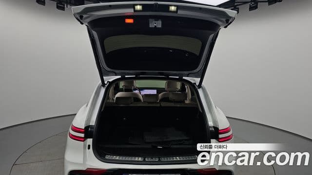 Genesis GV70 2024 — ფოტო 11/33