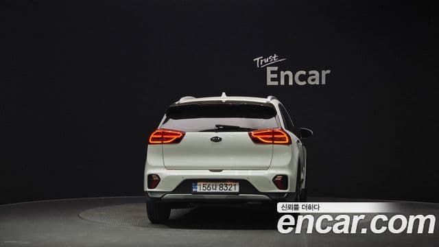 Kia Niro 2021 — ფოტო 4/20