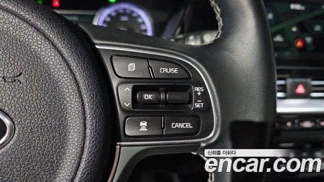 Kia Niro 2021 — ფოტო 19/20