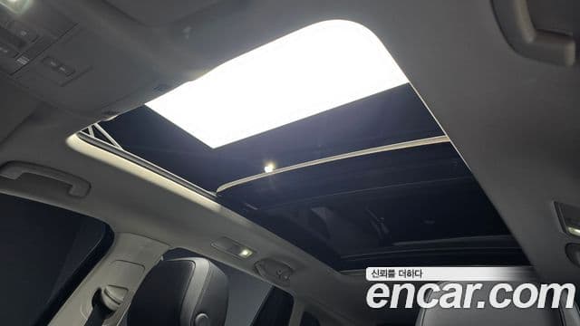 Volkswagen Tiguan 2019 — ფოტო 18/20