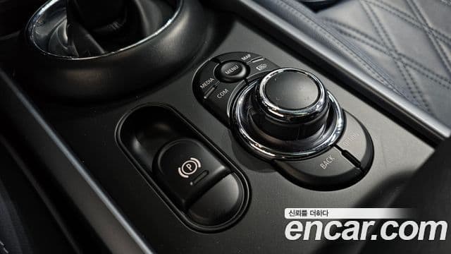 Mini Cooper S Clubman 2022 — Şəkil 18/20