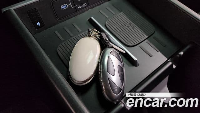 Hyundai Santa Fe 2023 — Şəkil 17/20