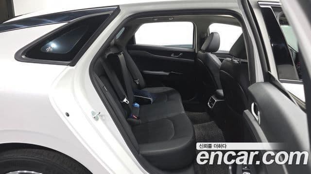 Kia K5 2023 — Şəkil 12/20