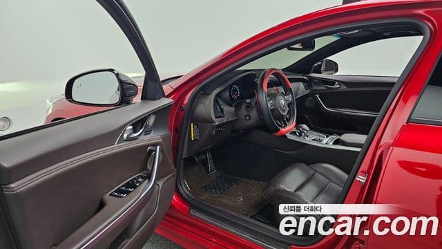 Kia Stinger 2019 — ფოტო 10/20