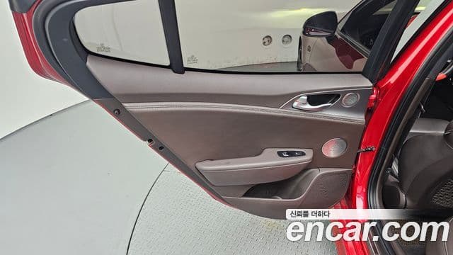 Kia Stinger 2019 — Photo 5/30