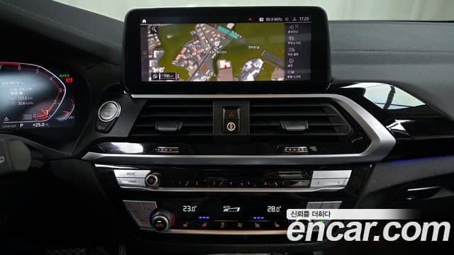 BMW X3 2021 — ფოტო 13/20