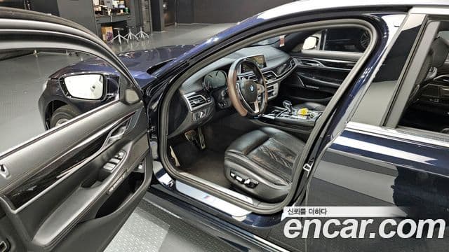 BMW 7 Series 2018 — Şəkil 10/20