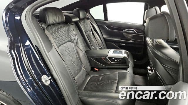 BMW 7 Series 2018 — Şəkil 11/20