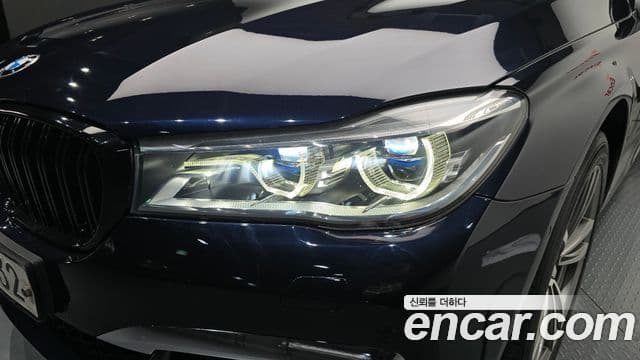 BMW 7 Series 2018 — Photo 31/34