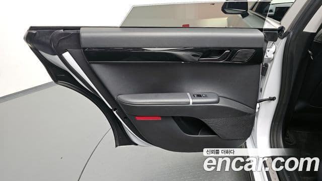 Hyundai Grandeur Hybrid 2022 — Photo 6/33