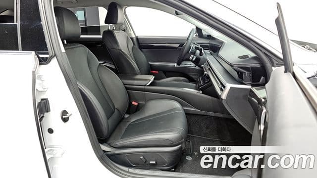 Hyundai Grandeur Hybrid 2022 — Photo 17/33