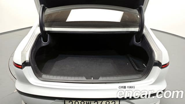 Hyundai Grandeur Hybrid 2022 — Photo 10/33