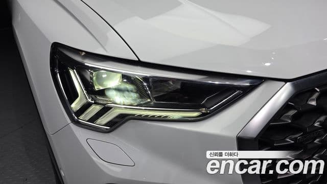 Audi Q3 2023 — Photo 17/30