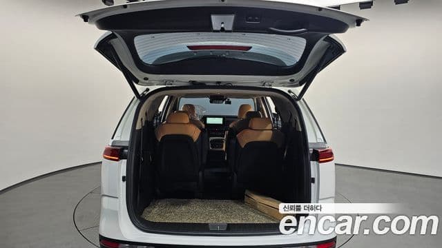 Kia Carnival 2022 — Фото 18/20
