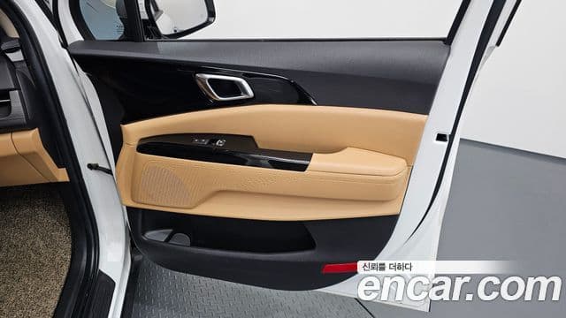 Kia Carnival 2022 — Şəkil 37/39