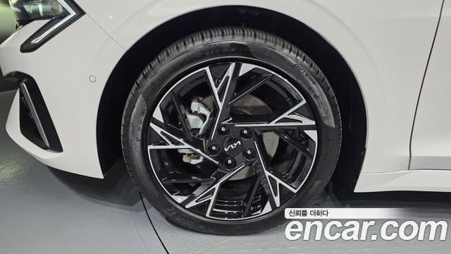 Kia K5 2024 — Photo 8/35
