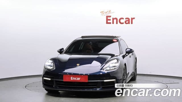 Porsche Panamera 2018 — Photo 1/20