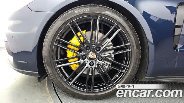 Porsche Panamera 2018 — Photo 11/20