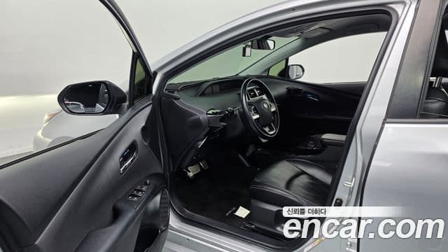 Toyota Prius 2018 — Şəkil 7/30