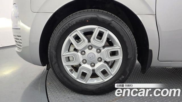 Hyundai Staria 2022 — ფოტო 5/20