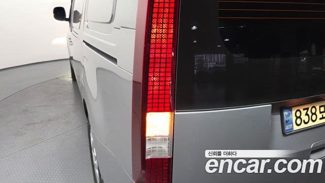 Hyundai Staria 2022 — Şəkil 4/31