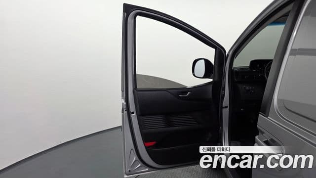 Hyundai Staria 2022 — Şəkil 28/31