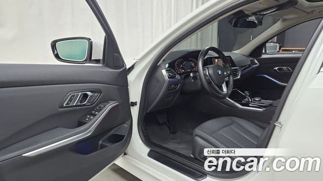BMW 3 Series 2019 — Şəkil 10/20