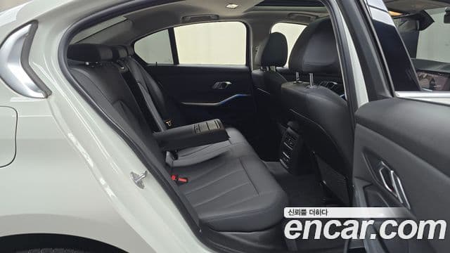 BMW 3 Series 2019 — Şəkil 11/20